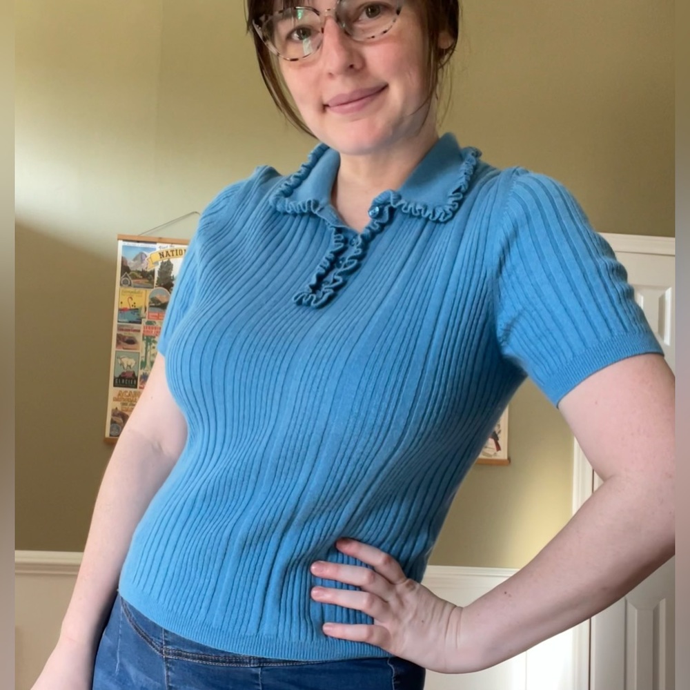 Levi's short sleeved sweater